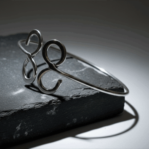 Minimalist Silver Open Swirl Bangle – Handmade Modern Bracelet